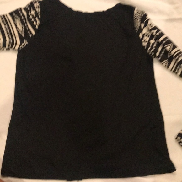 Adorable Black with White Shaw - Picture 8 of 8